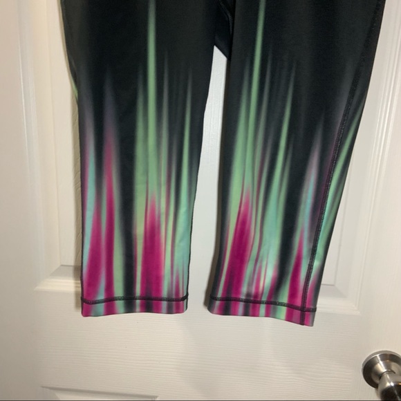 Fila Black/Green/Pink Print Cropped Capri Leggings S - Picture 5 of 8